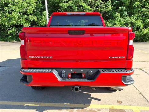 Used 2020 Chevrolet Silverado 1500 Custom w/ Custom Value Package AWD/4WD image 7
