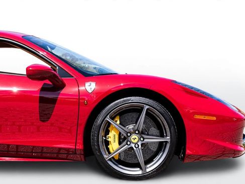 Used 2013 Ferrari 458 Italia Coupe RWD image 18