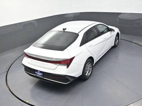 New 2026 Hyundai Elantra SE FWD image 27