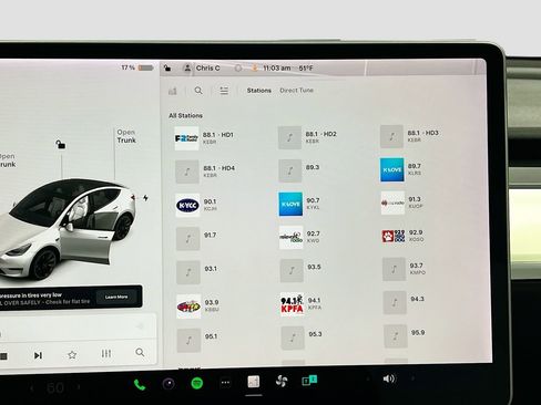 Used 2022 Tesla Model Y Long Range image 14