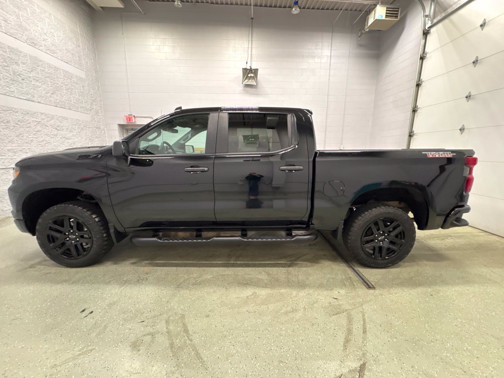Used 2024 Chevrolet Silverado 1500 Custom Trail Boss w/ LPO, Dark Essentials Package AWD/4WD image 8