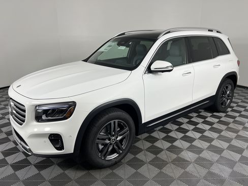 New 2026 Mercedes-Benz GLB 250 4MATIC image 8
