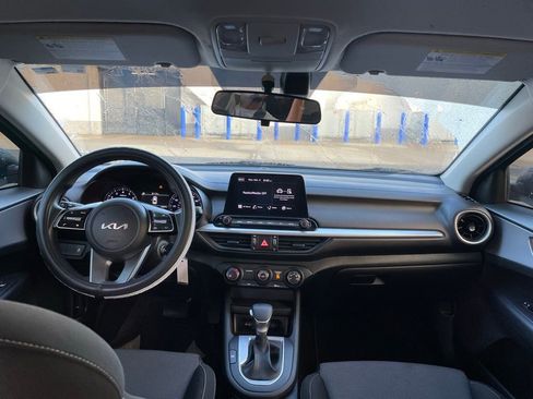 Used 2024 Kia Forte LX image 4