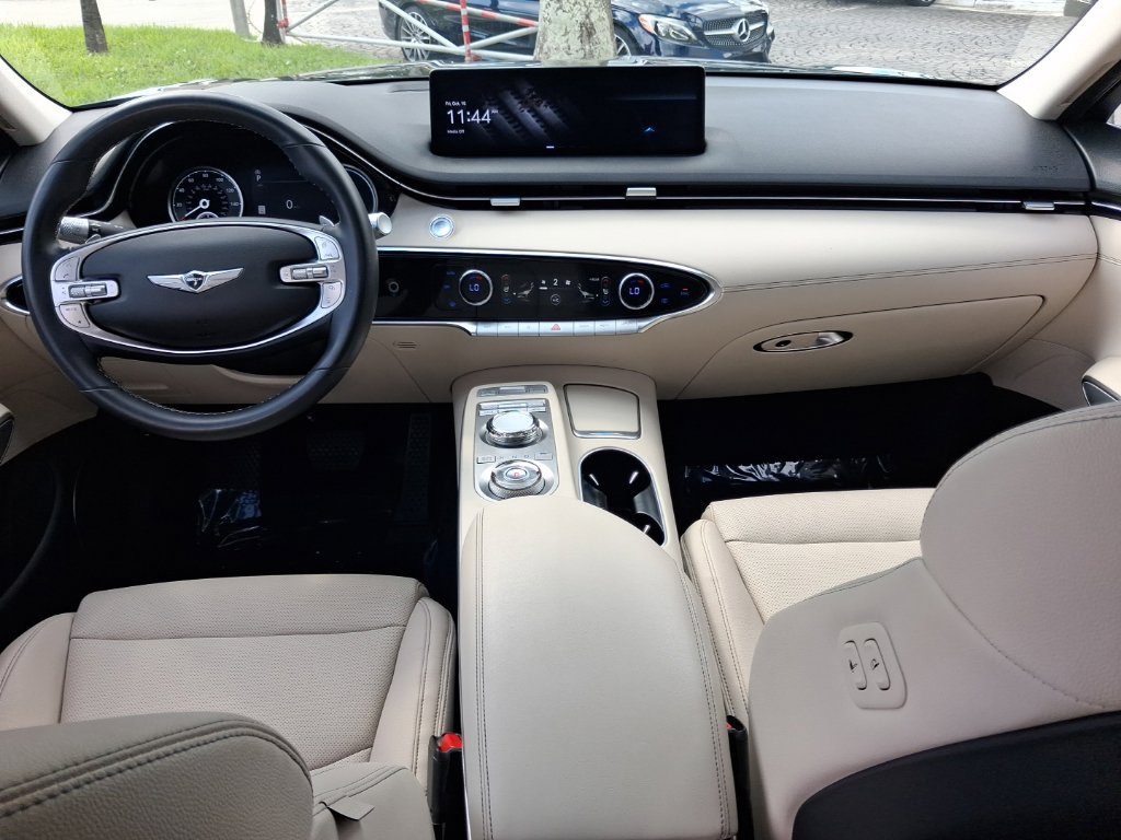 Used 2022 Genesis GV70 2.5T w/ Select Package AWD/4WD image 9