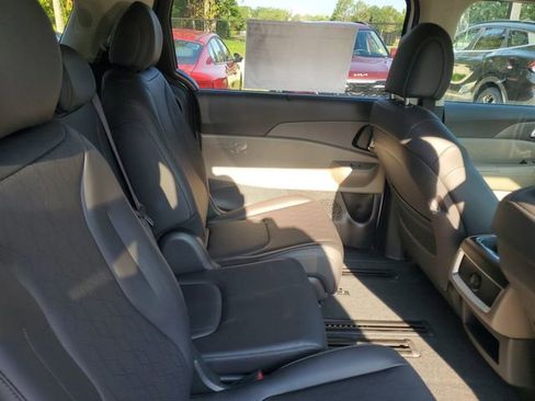 New 2026 Kia Carnival EX image 31