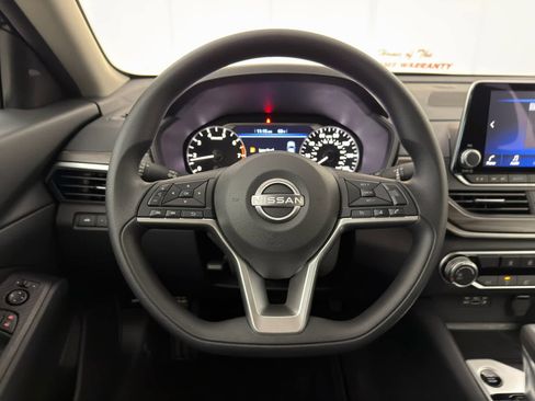 New 2026 Nissan Altima 2.5 SV FWD image 16