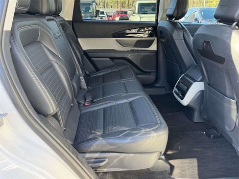 Used 2024 Lincoln Nautilus Reserve image 15