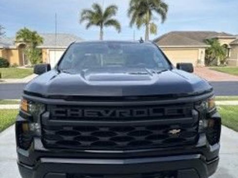 Used 2025 Chevrolet Silverado 1500 Custom RWD image 4