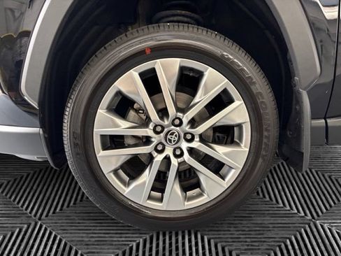 Used 2023 Toyota RAV4 XLE Premium AWD/4WD image 30