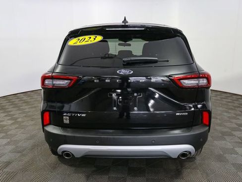 Used 2023 Ford Escape Active w/ Tech Pack #1 AWD/4WD image 8