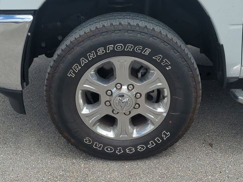 Used 2024 RAM 2500 Big Horn AWD/4WD image 12