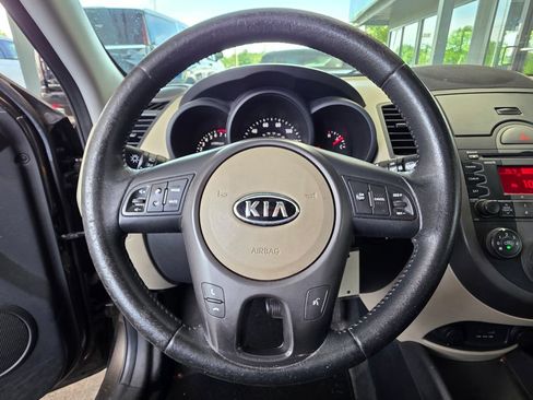 Used 2010 Kia Soul ! FWD image 11