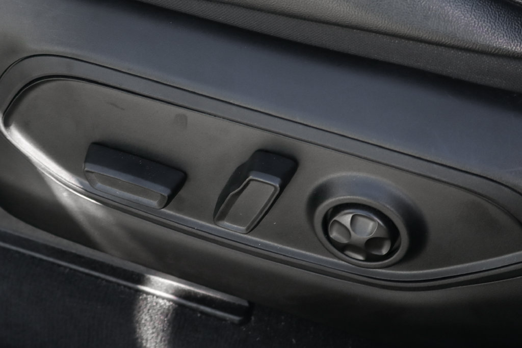 Used 2024 Jeep Grand Cherokee Altitude RWD image 17