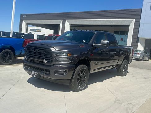 New 2026 RAM 2500 Big Horn AWD/4WD image 2