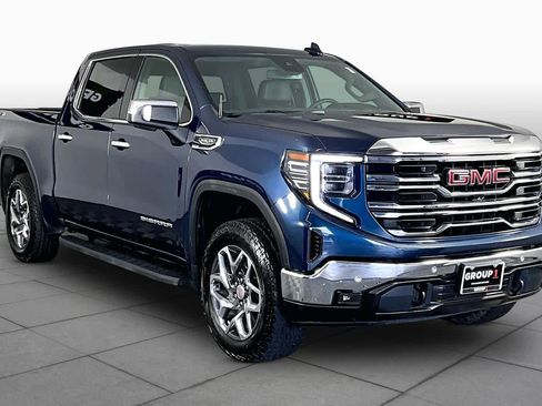 Used 2022 GMC Sierra 1500 SLT w/ SLT Premium Plus Package AWD/4WD image 3