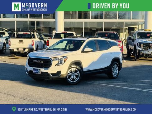 Used 2022 GMC Terrain SLE w/ Driver Convenience Package image 1