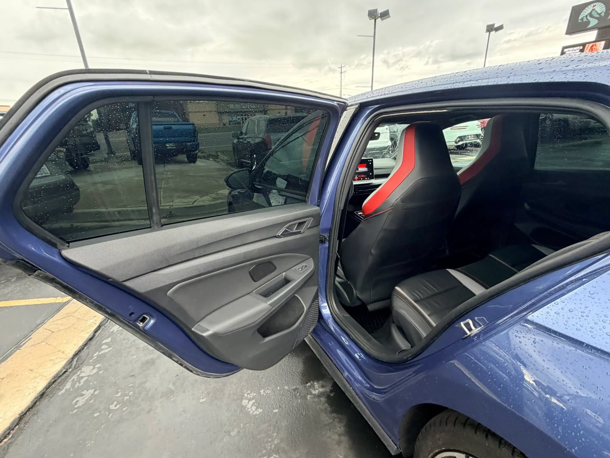 Used 2025 Volkswagen GTI SE FWD image 19