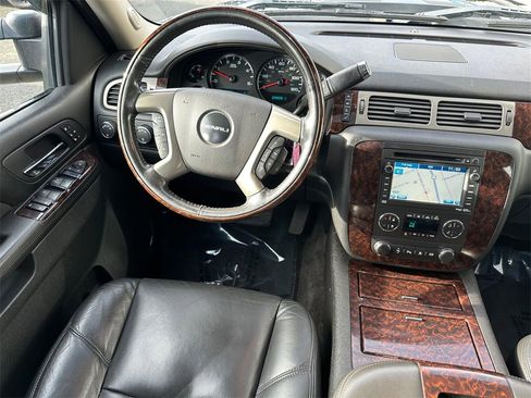 Used 2011 GMC Sierra 3500 Denali image 16