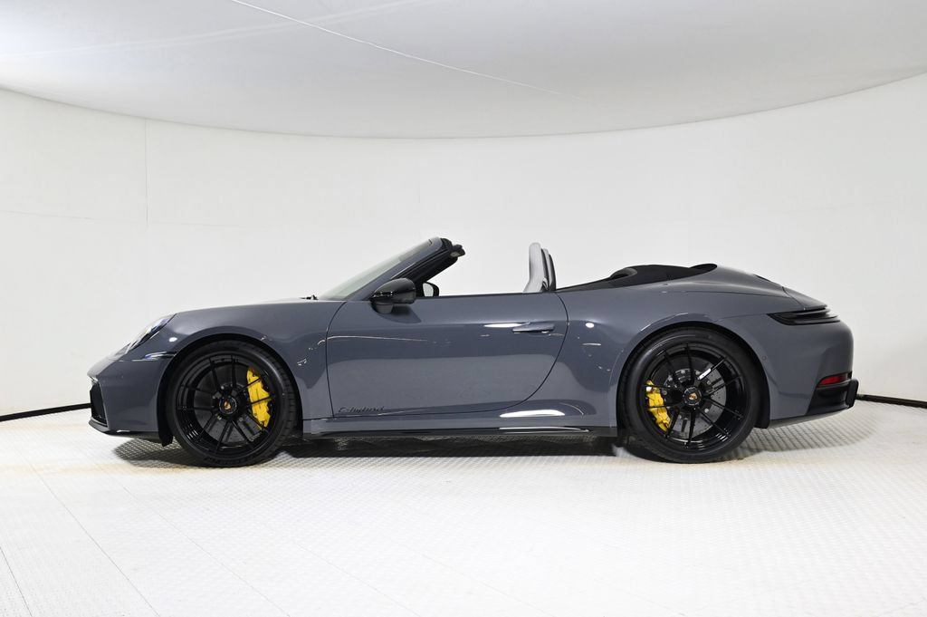Used 2026 Porsche 911 Carrera GTS RWD image 2