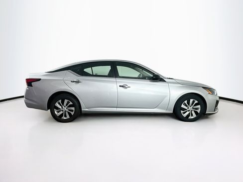 Used 2024 Nissan Altima 2.5 S FWD image 10