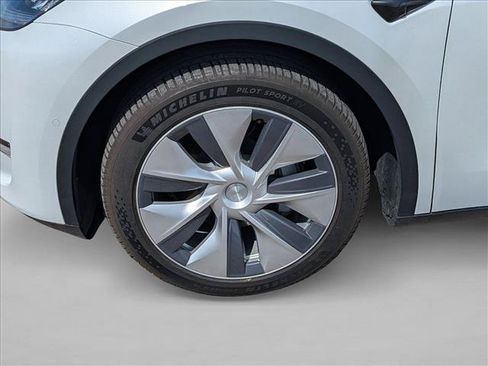 Used 2020 Tesla Model Y Long Range AWD/4WD image 30