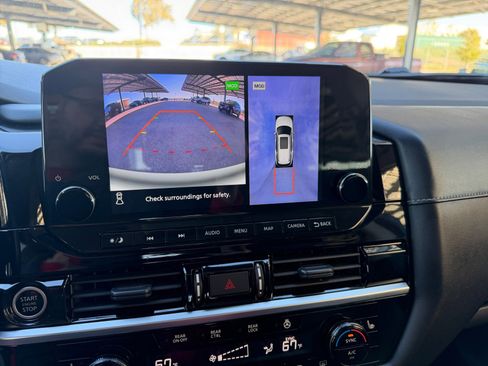 Used 2022 Nissan Pathfinder SL w/ Lighting Package (N92) image 16