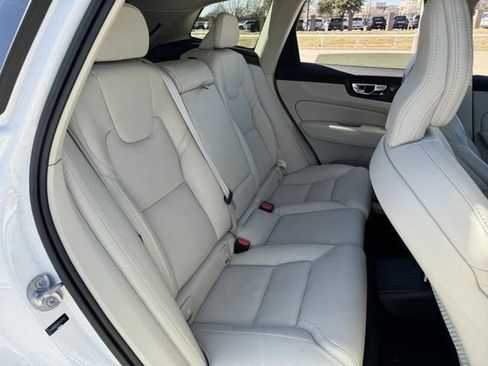 Used 2023 Volvo XC60 T8 Ultimate w/ Climate Package image 31