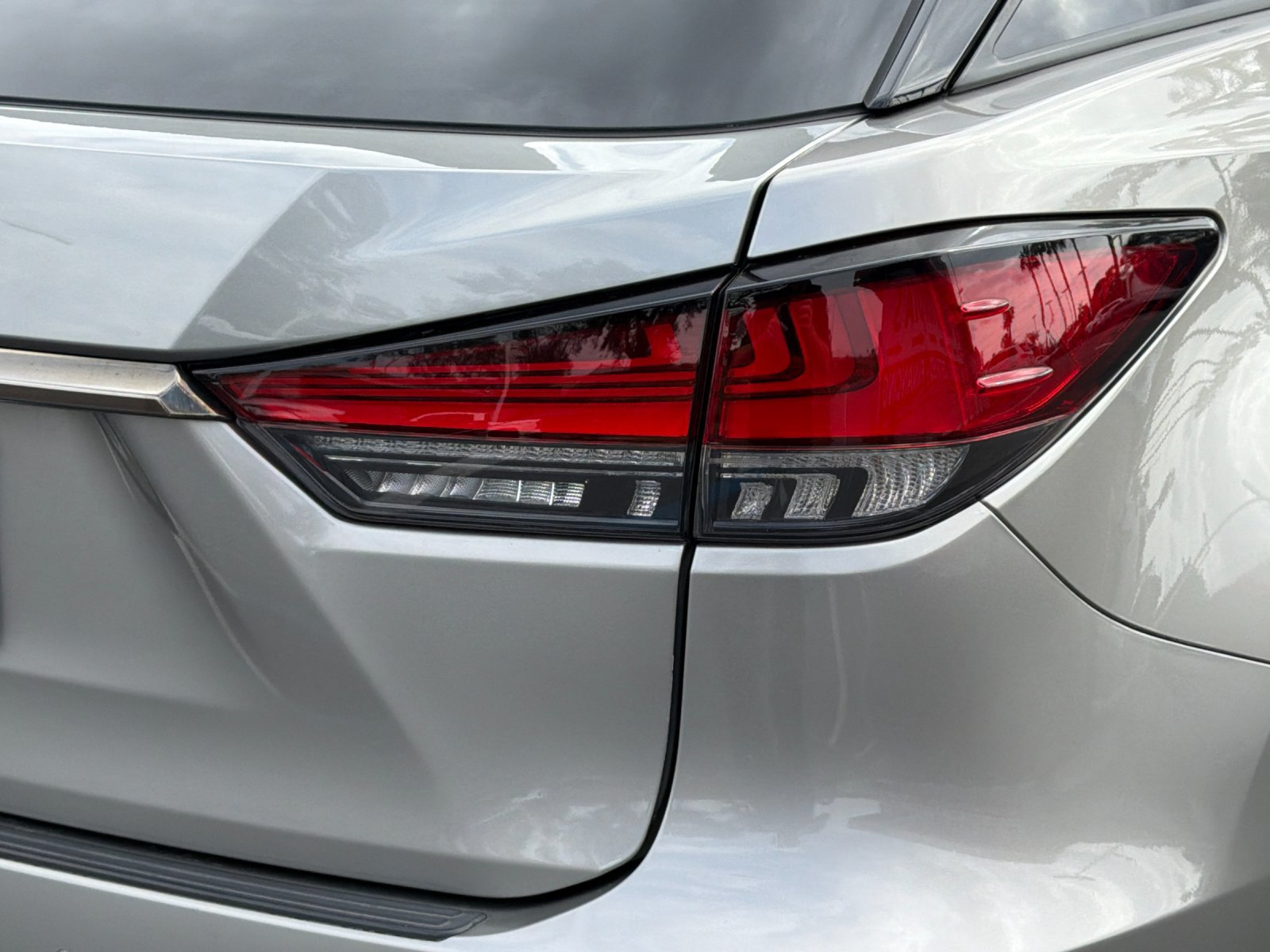 Used 2020 Lexus RX 450h F Sport w/ Cold Weather Package (CT) AWD/4WD image 26