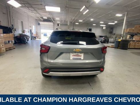 Certified 2024 Chevrolet Trax LT FWD image 9