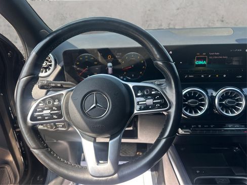 Used 2022 Mercedes-Benz GLA 250 4MATIC w/ Premium Package Lite image 27