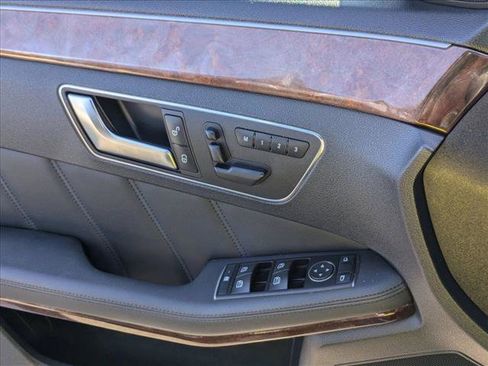 Used 2013 Mercedes-Benz E 350 4MATIC Sedan image 2