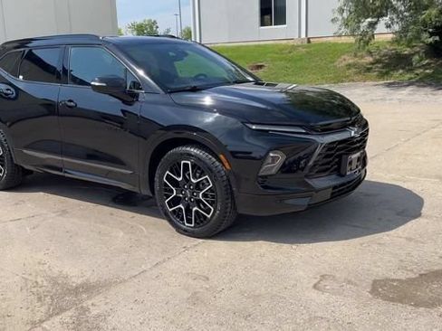 Used 2025 Chevrolet Blazer RS w/ Driver Confidence II Package AWD/4WD image 2