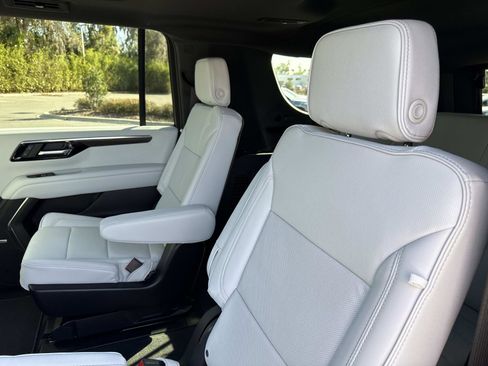 New 2026 Chevrolet Suburban Premier image 11