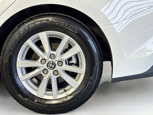 Used 2025 Toyota Camry LE image 28