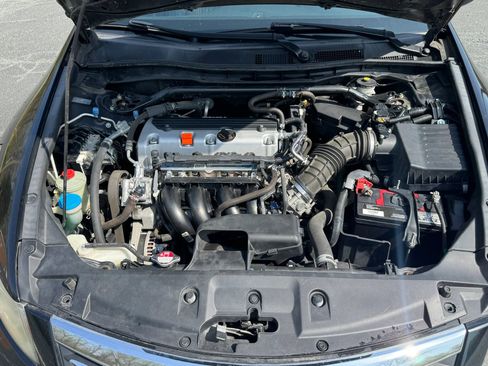 Used 2011 Honda Accord EX-L image 12