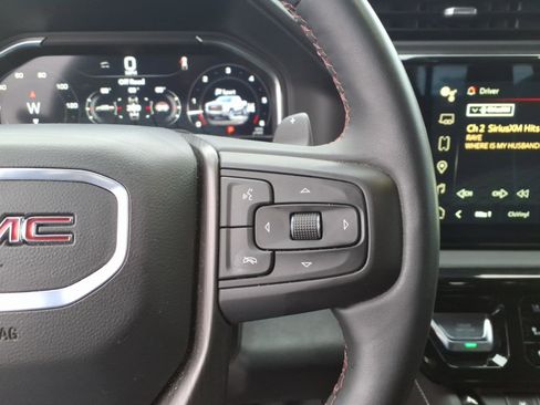 Used 2025 GMC Sierra 1500 AT4X image 12
