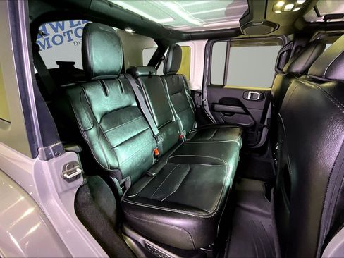 Used 2021 Jeep Wrangler Unlimited Sahara w/ Cold Weather Group AWD/4WD image 26