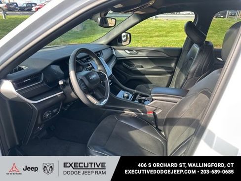 Used 2023 Jeep Grand Cherokee L Laredo AWD/4WD image 8