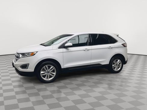 Used 2018 Ford Edge SEL image 32