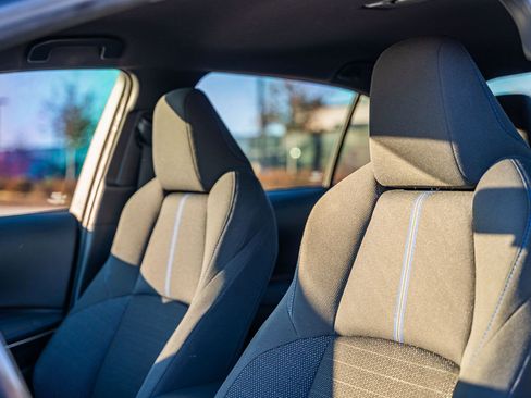 Used 2022 Toyota Corolla SE image 19