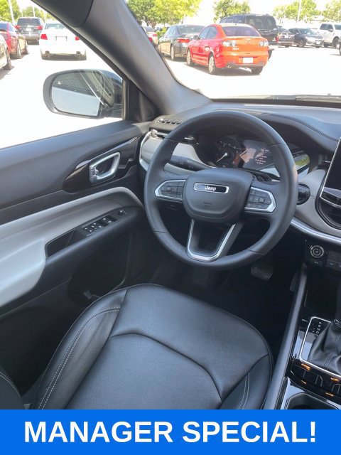 Used 2025 Jeep Compass Limited AWD/4WD image 11