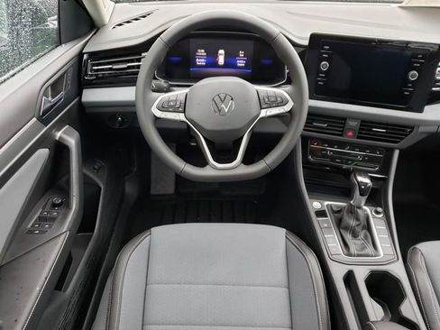 New 2026 Volkswagen Jetta SE image 10