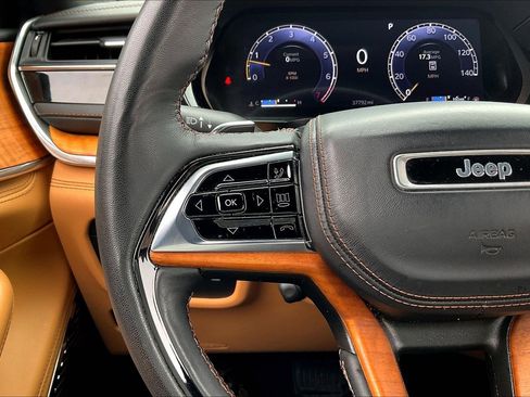 Used 2024 Jeep Grand Cherokee Summit image 17