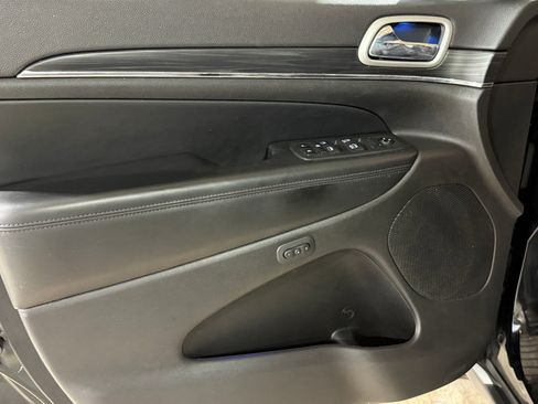 Used 2020 Jeep Grand Cherokee Limited w/ Luxury Group II image 13