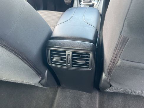 Certified 2021 Nissan Rogue Sport SV image 19