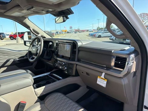 New 2026 Ford F250 Platinum w/ Platinum Plus Package image 22
