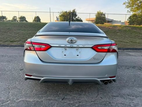 Used 2018 Toyota Camry SE FWD image 7