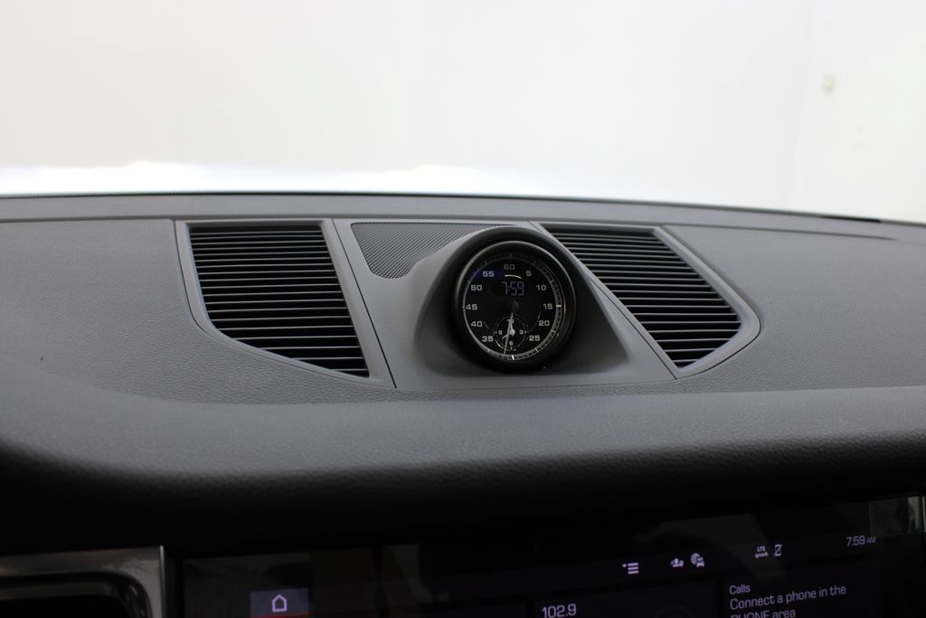 Used 2025 Porsche Macan S AWD/4WD image 31