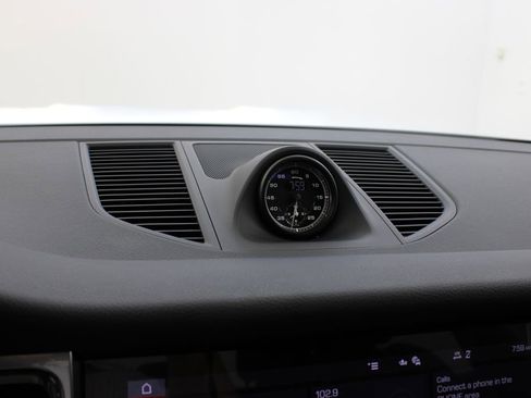 New 2025 Porsche Macan S image 31