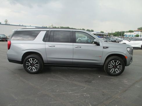 Used 2023 GMC Yukon XL AT4 w/ Max Trailering Package AWD/4WD image 5